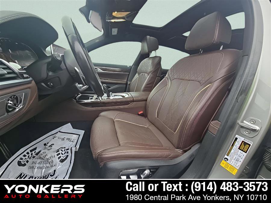 Used 2020 BMW 740i w/ M Sport Package image 3