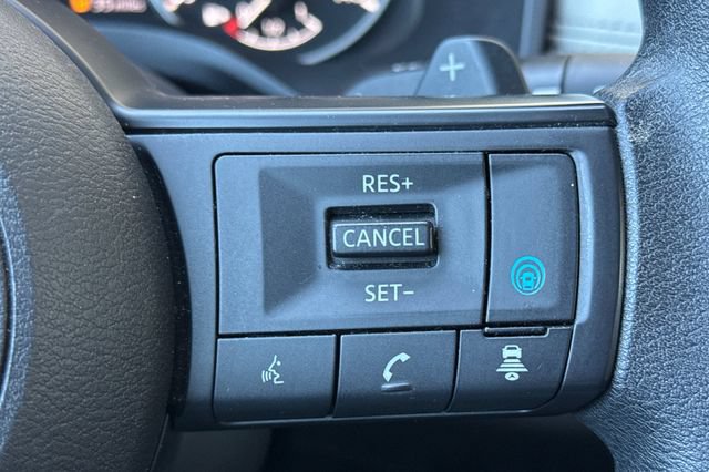 Used 2024 Nissan Rogue SV FWD image 39