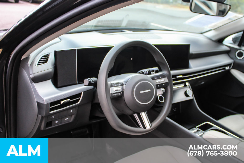 Used 2025 Hyundai Sonata SEL FWD image 30