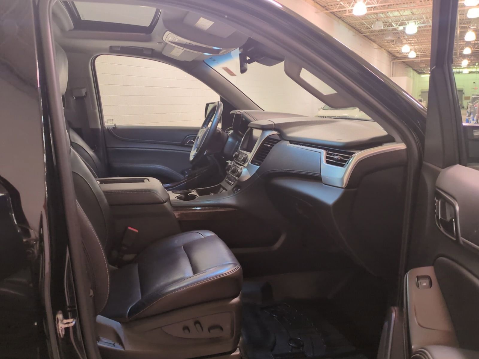 Used 2018 GMC Yukon SLT w/ Premium Edition image 10