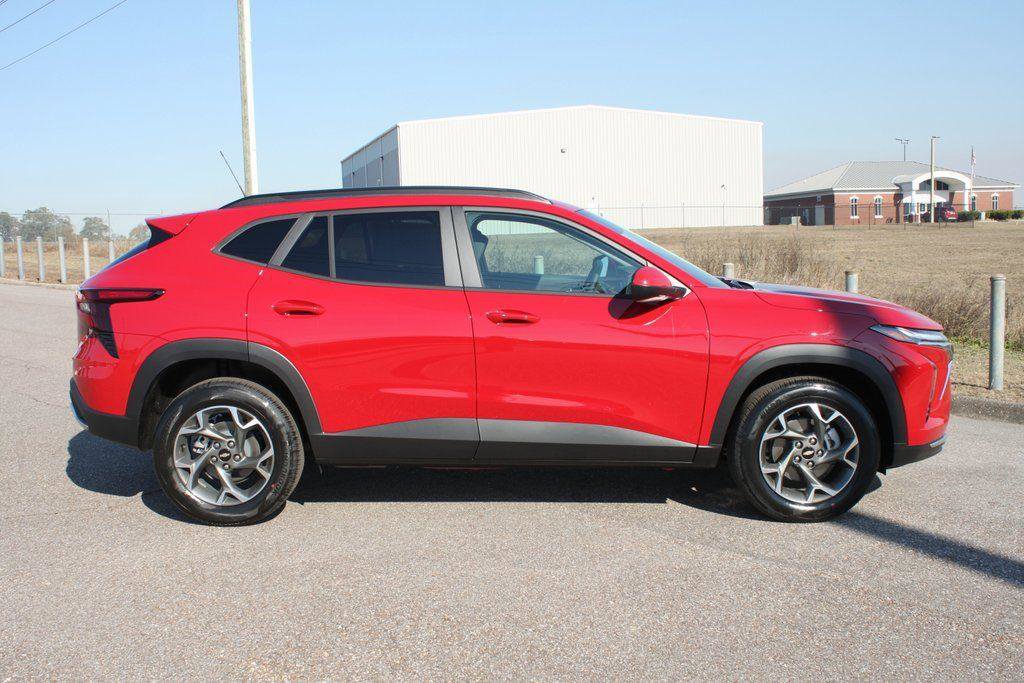 New 2026 Chevrolet Trax LT w/ Driver Confidence Package image 14