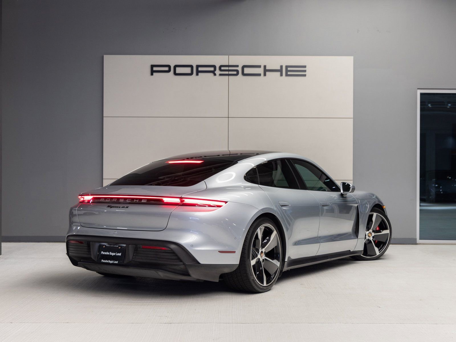 Used 2020 Porsche Taycan 4S image 7