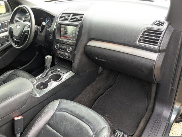 Used 2016 Ford Explorer XLT w/ Equipment Group 202A image 43