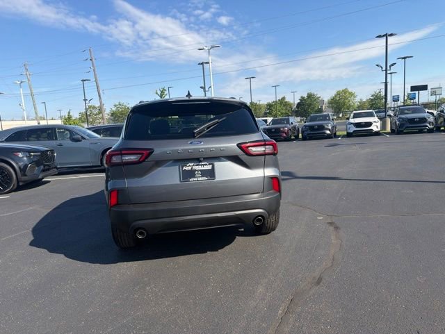 Used 2025 Ford Escape ST-Line FWD image 14