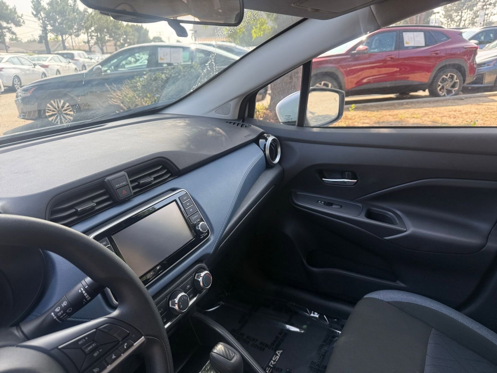 Used 2025 Nissan Versa SV FWD image 31