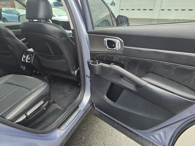Certified 2023 Kia Sorento SX image 16