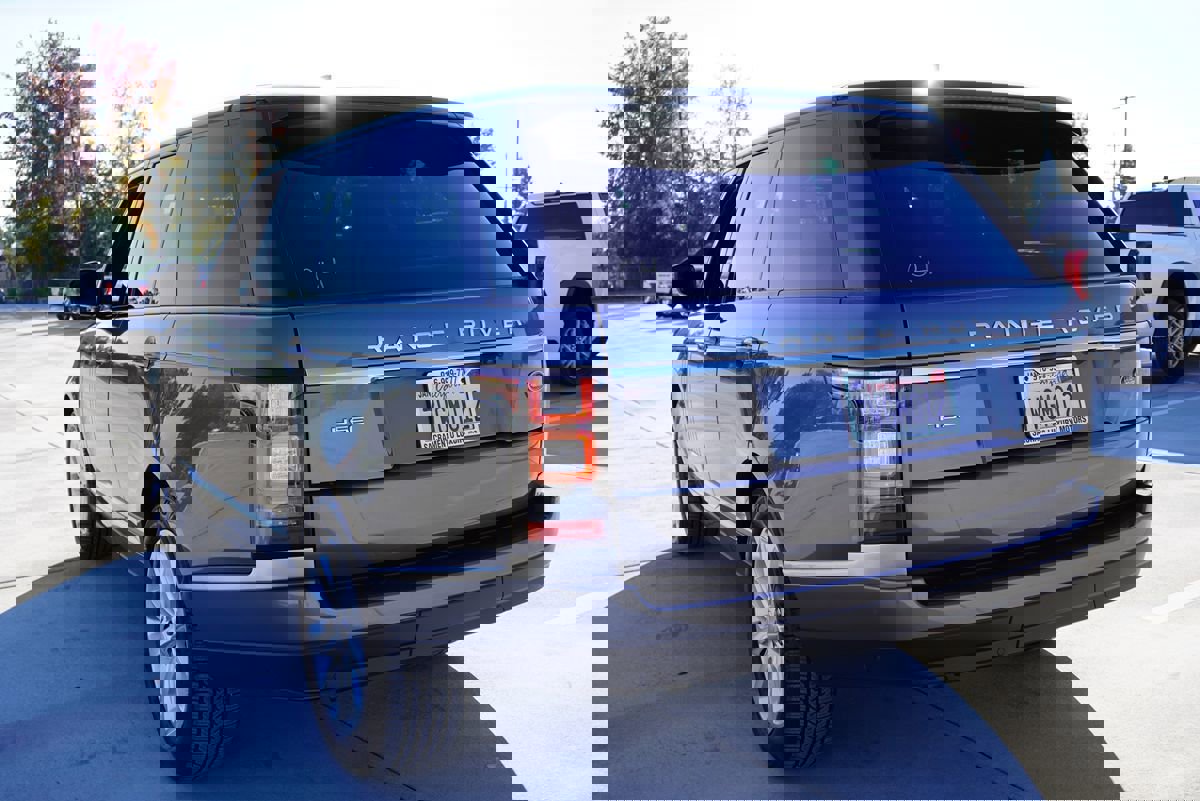 Used 2016 Land Rover Range Rover HSE image 12