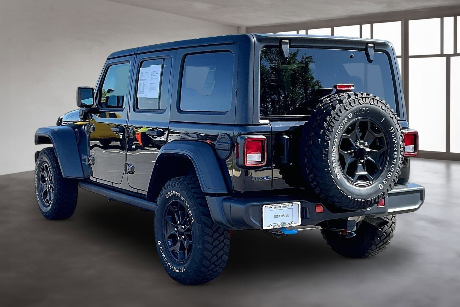 Used 2023 Jeep Wrangler Unlimited w/ Cold Weather Group AWD/4WD image 4