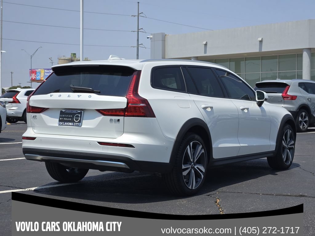 Certified 2026 Volvo V60 B5 Cross Country Plus w/ Climate Package AWD/4WD image 8