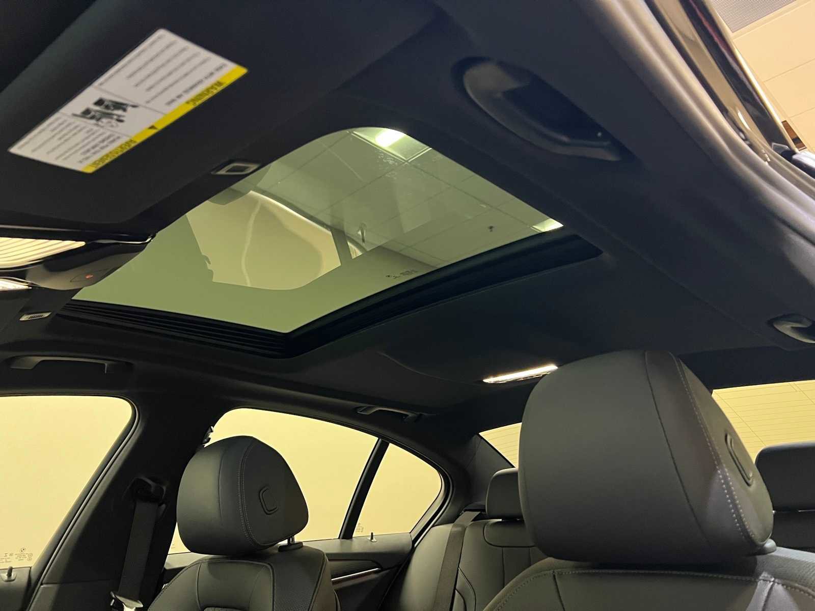 Used 2022 BMW 530i xDrive w/ Convenience Package image 17