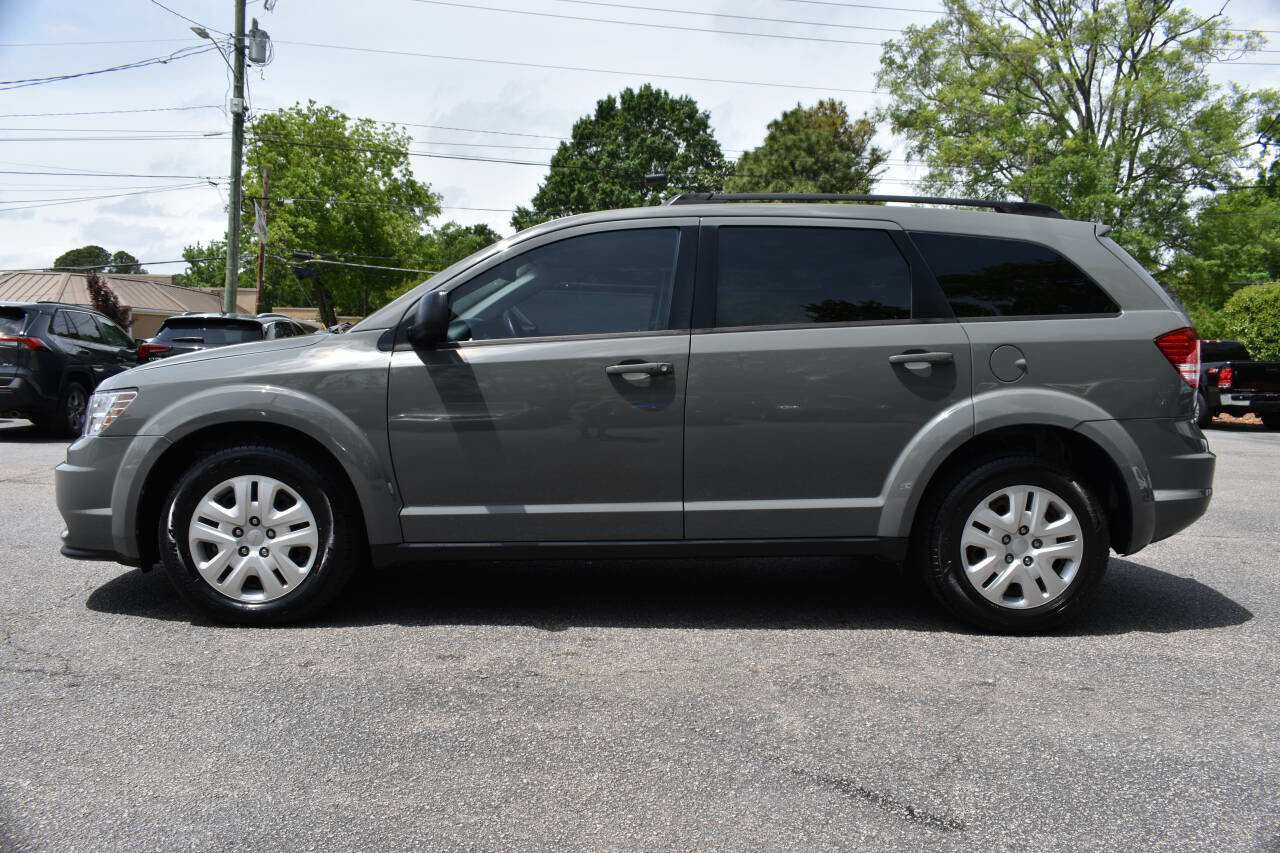 Used 2020 Dodge Journey SE FWD image 4