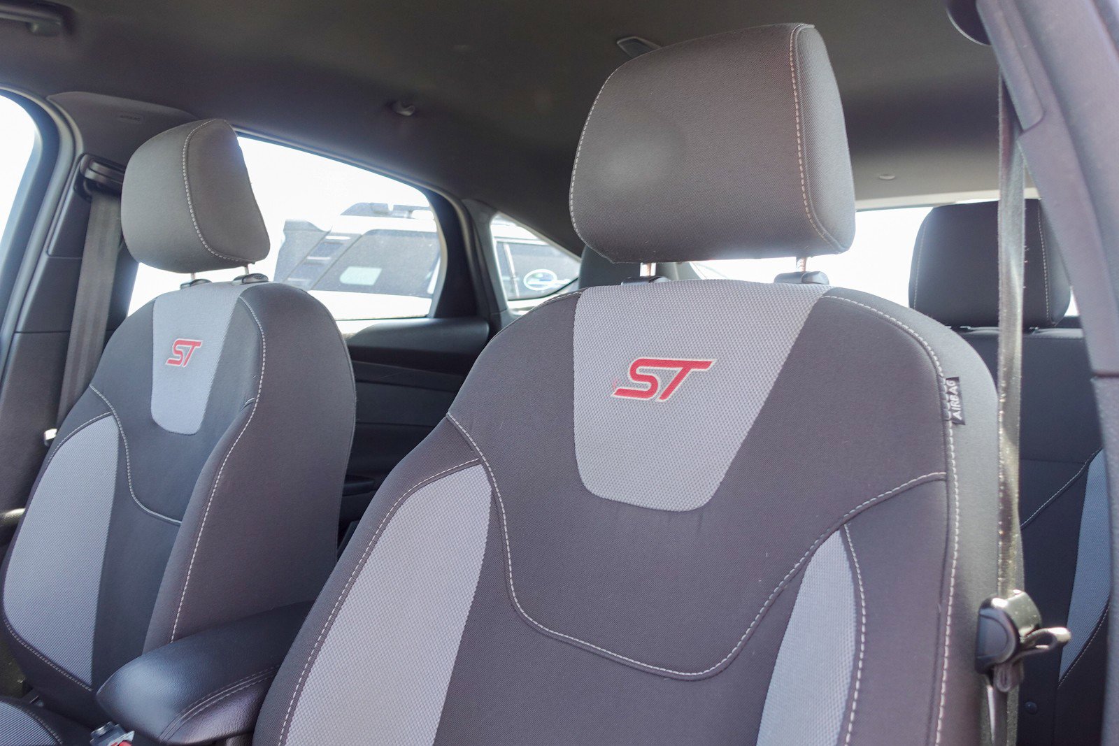 Used 2017 Ford Focus ST image 10