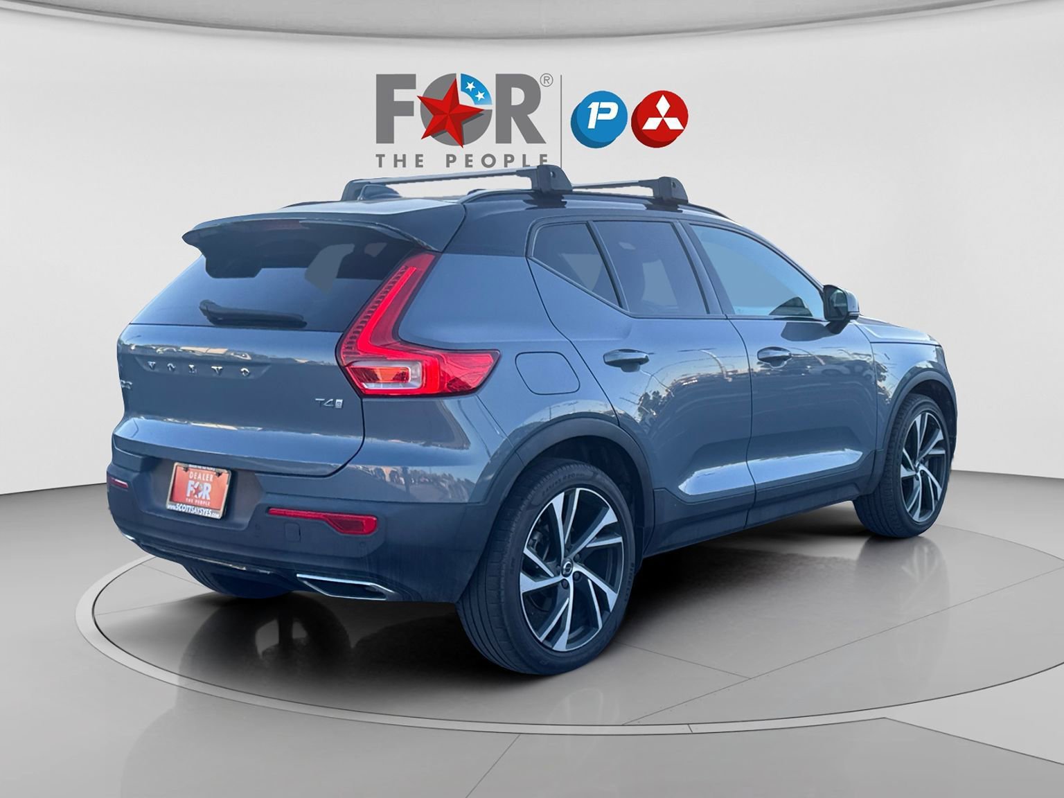 Used 2020 Volvo XC40 T4 R-Design w/ Protection Package Premier FWD image 5