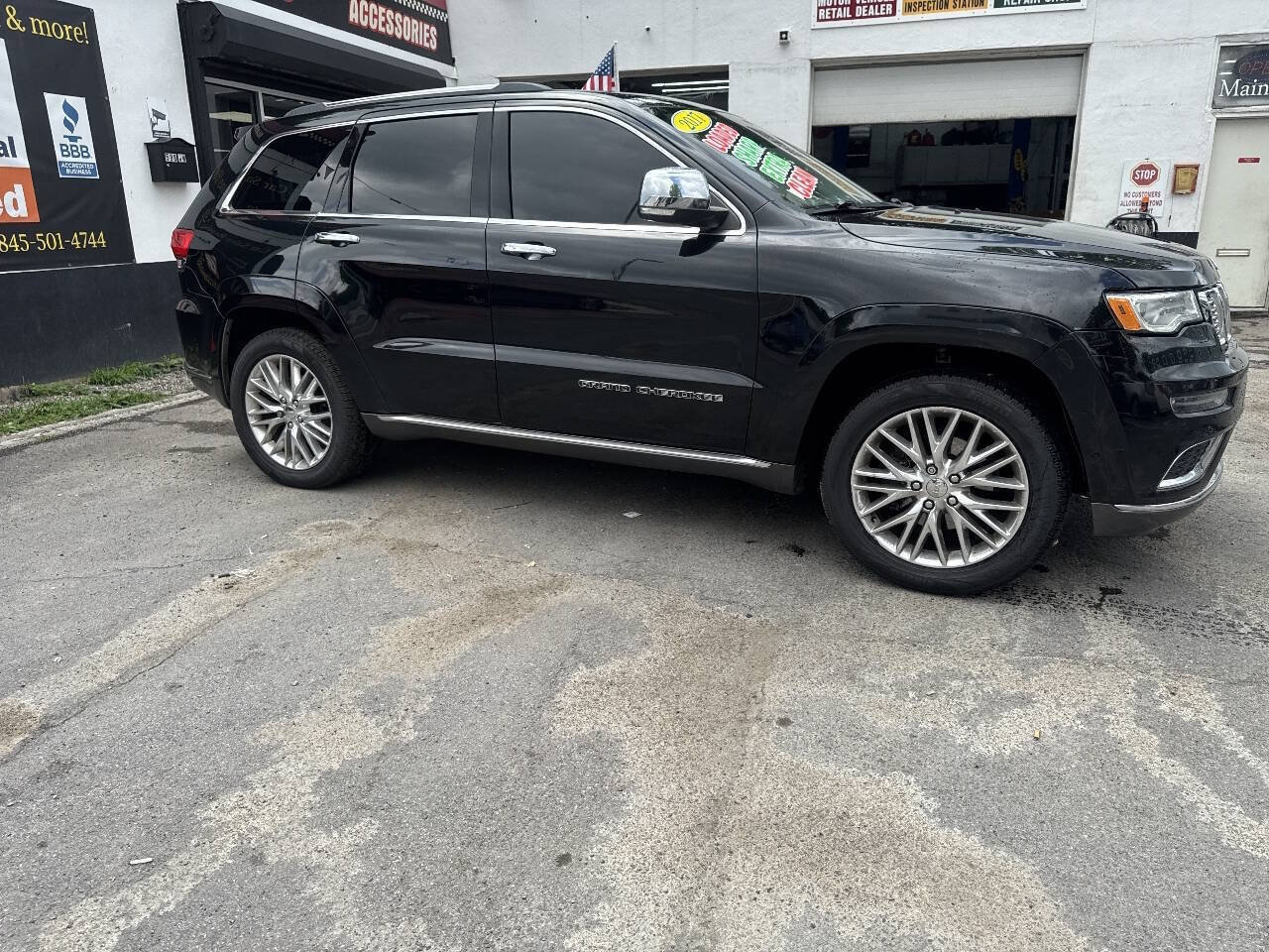 Used 2017 Jeep Grand Cherokee Summit AWD/4WD image 5