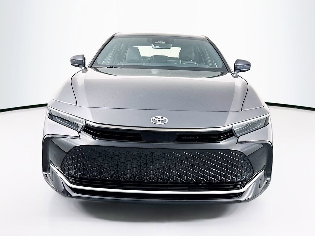 Used 2023 Toyota Crown XLE image 2