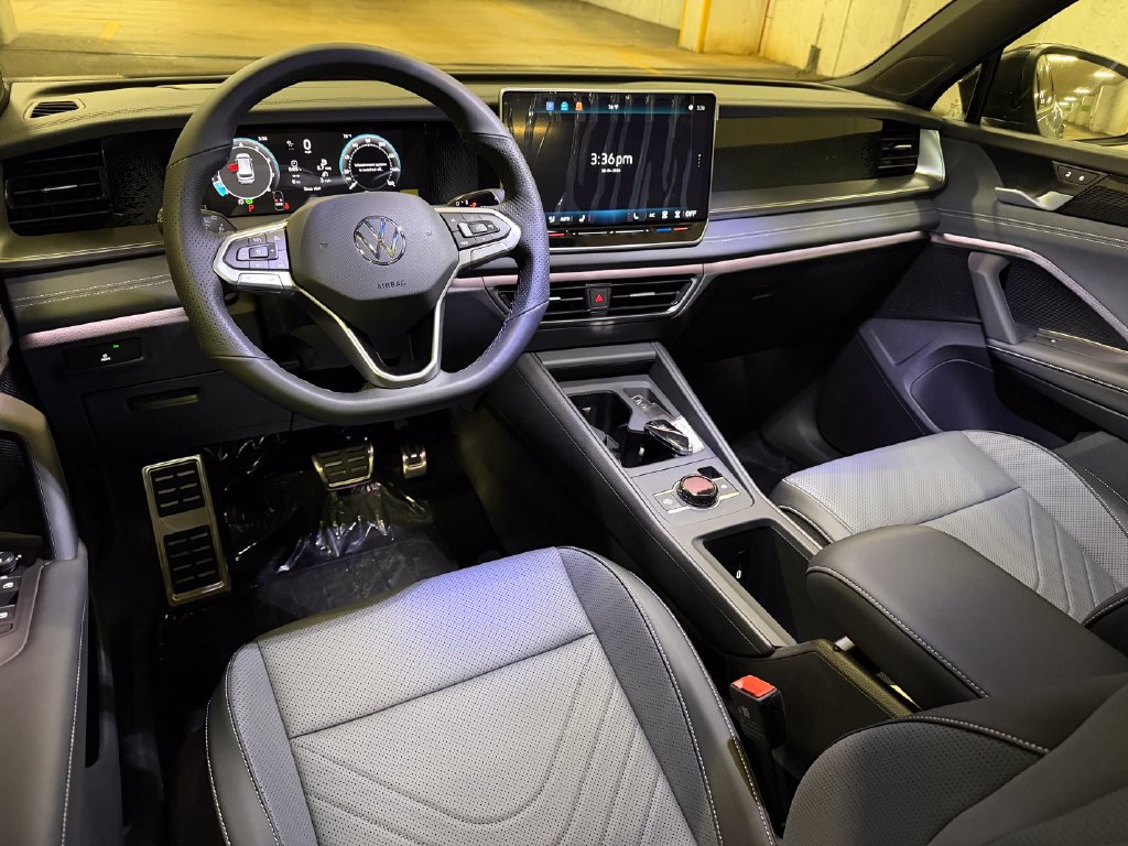 New 2026 Volkswagen Tiguan SE R-Line AWD/4WD image 12