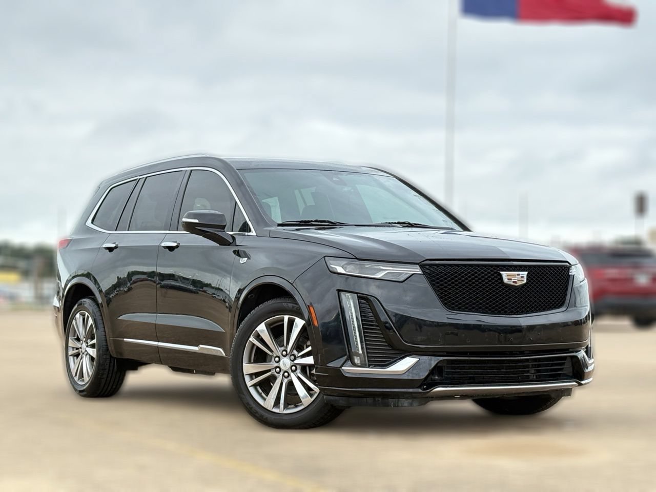 Used 2020 Cadillac XT6 Premium Luxury FWD image 2