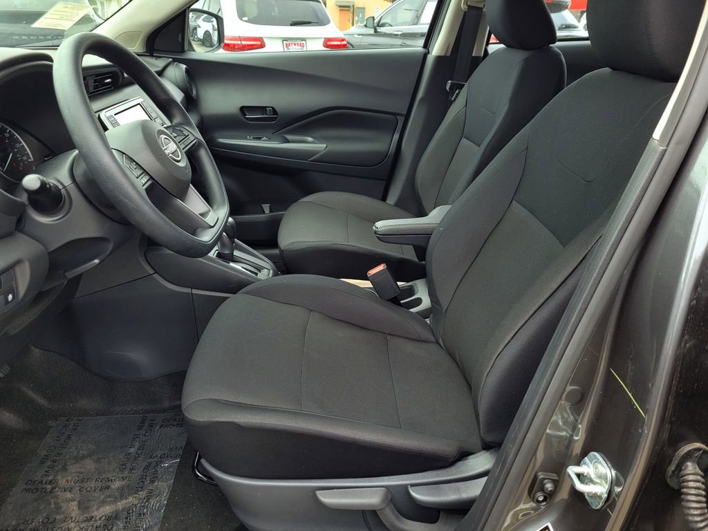 New 2025 Nissan Kicks Play S FWD image 7