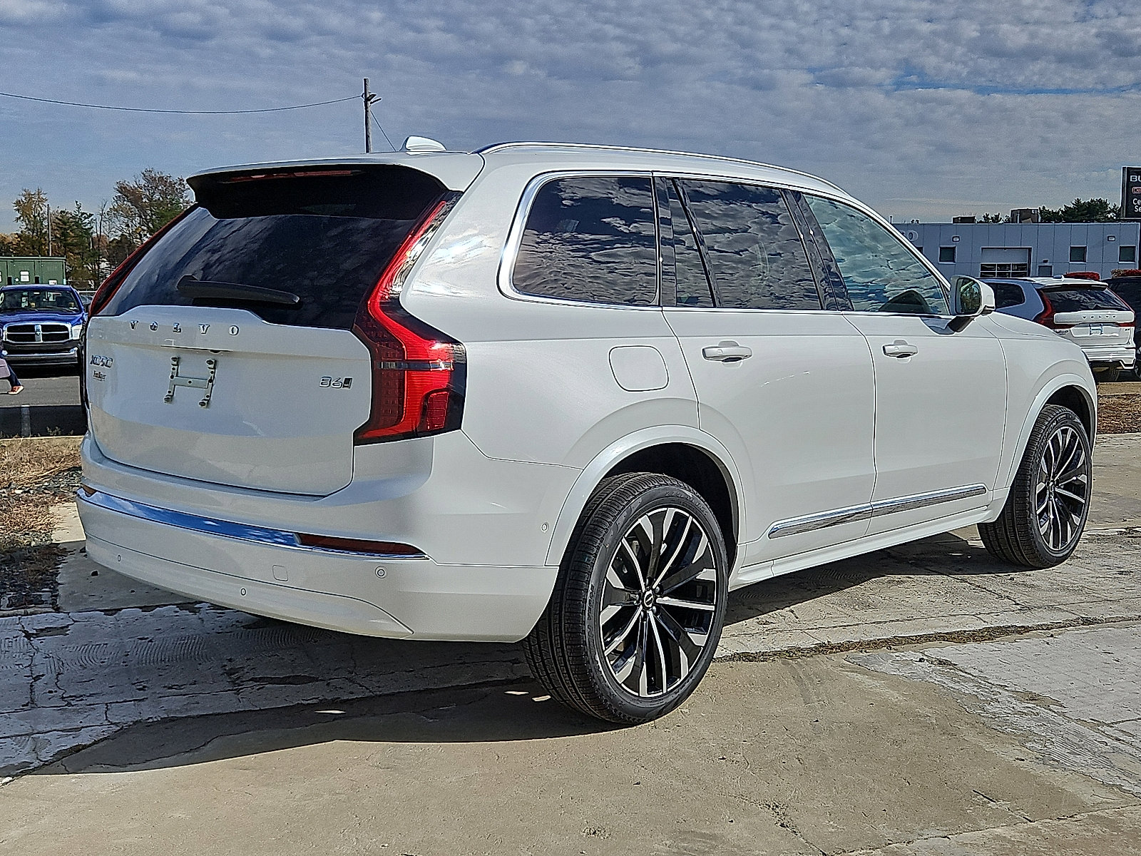 New 2026 Volvo XC90 B6 Ultra w/ Protection Package image 6