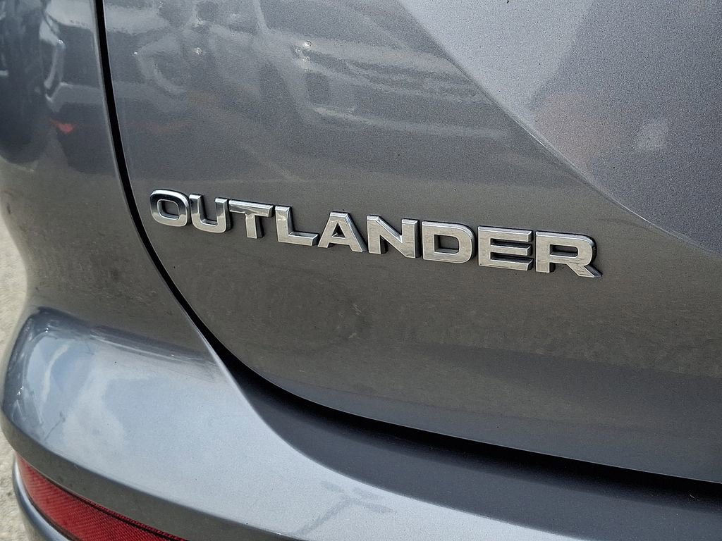 Used 2024 Mitsubishi Outlander SE AWD/4WD image 31