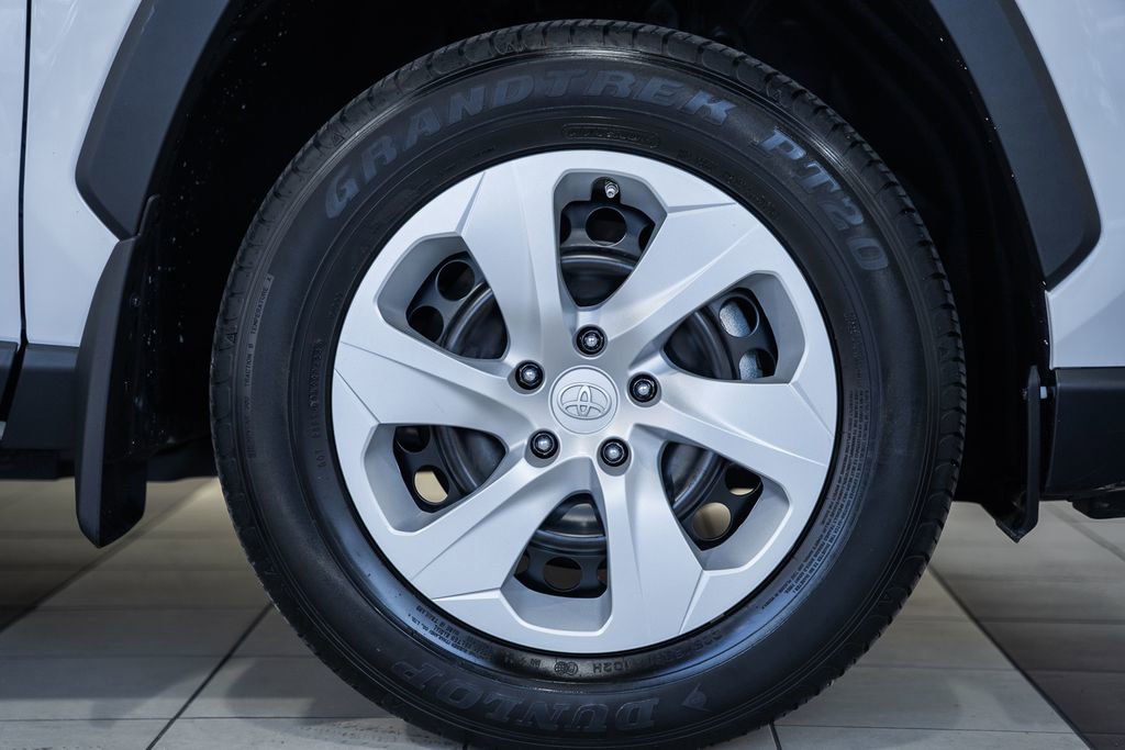 Used 2024 Toyota RAV4 LE image 13