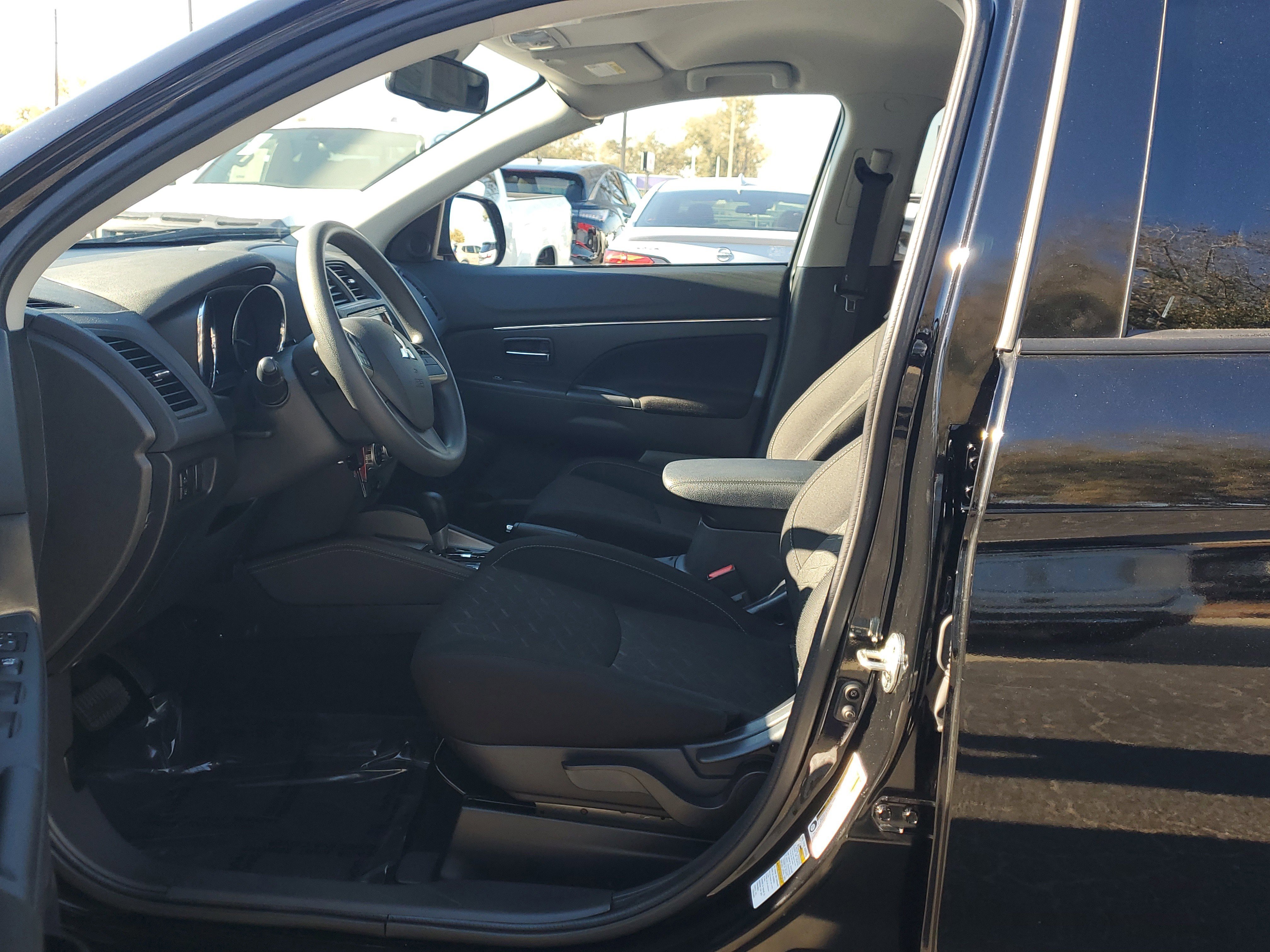 Used 2025 Mitsubishi Outlander Sport LE image 18