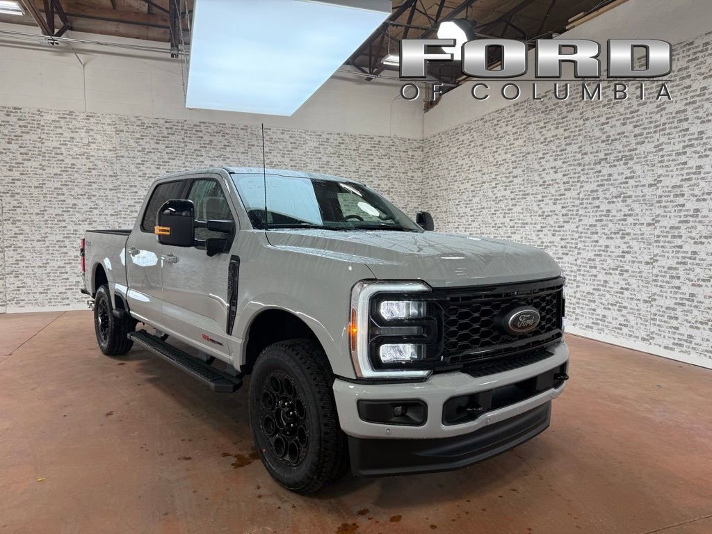 New 2026 Ford F350 Lariat w/ Black Appearance Package