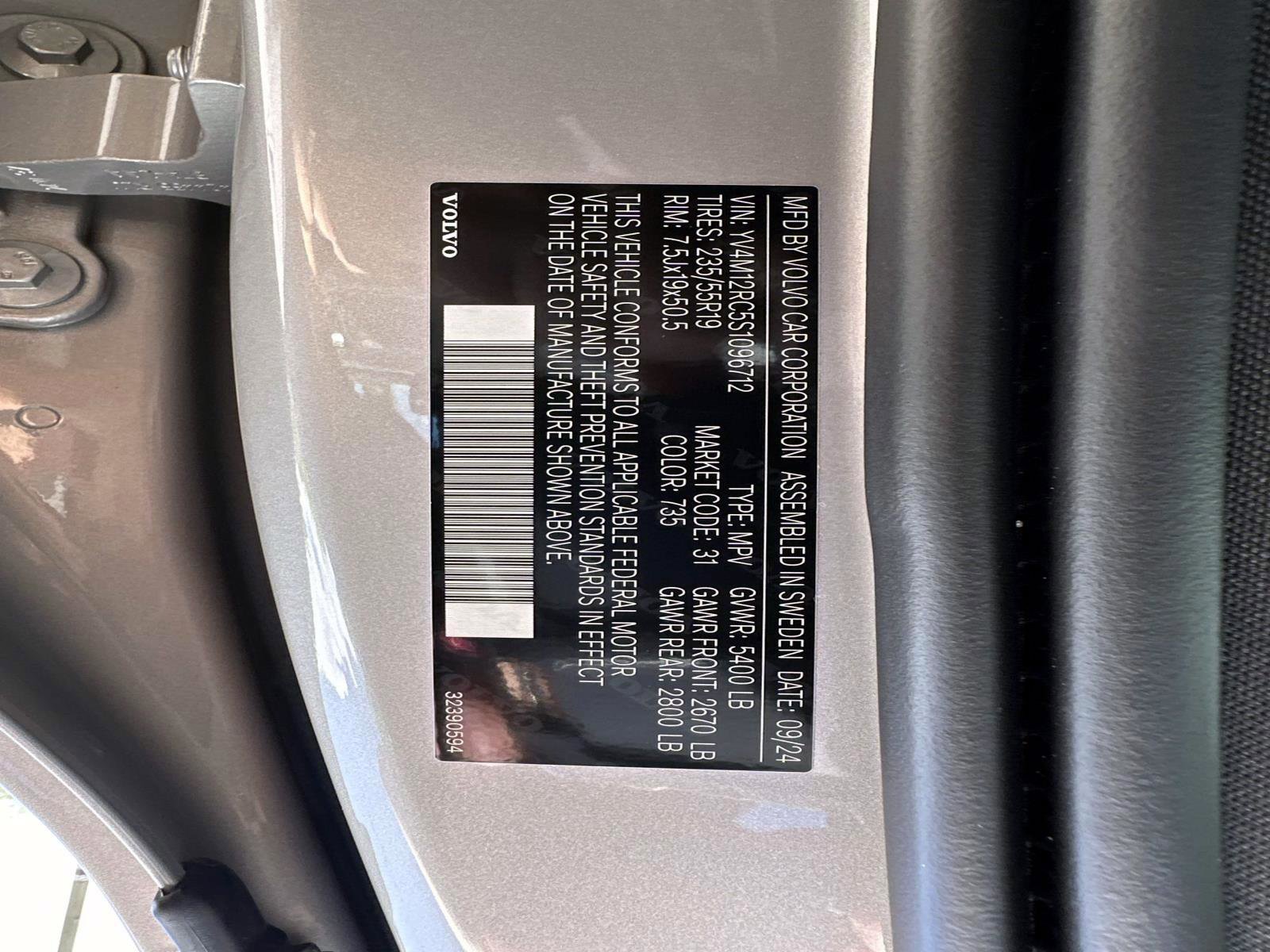 Certified 2025 Volvo XC60 B5 Plus image 32