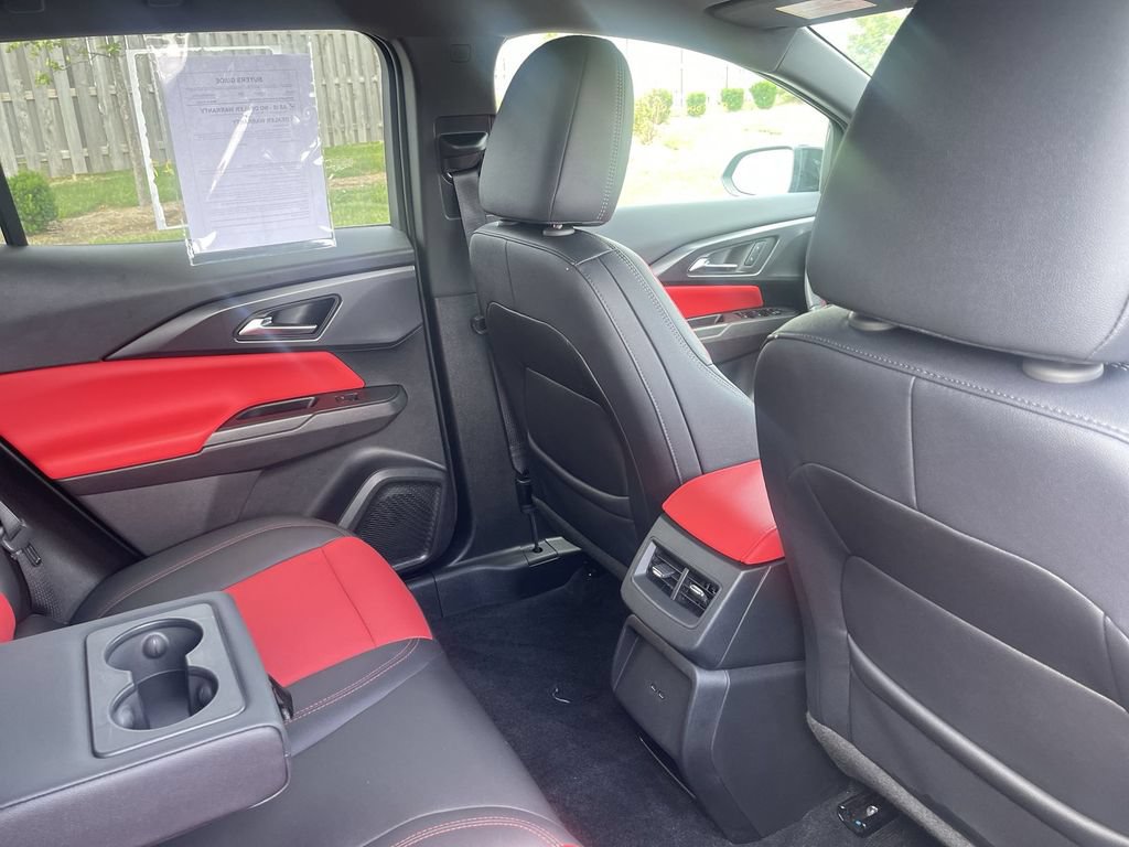 Used 2025 Chevrolet Equinox EV RS FWD image 36