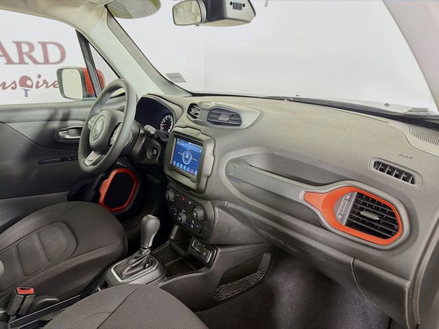 Used 2020 Jeep Renegade Latitude FWD image 32