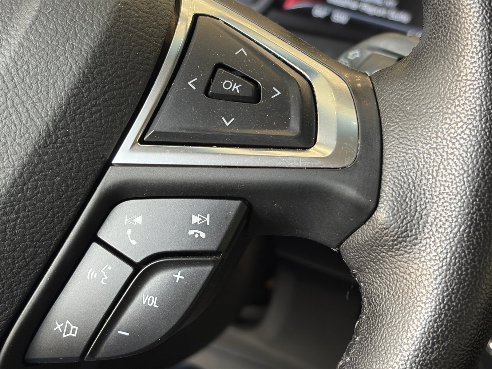 Used 2019 Ford Edge SEL w/ Equipment Group 201A FWD image 20