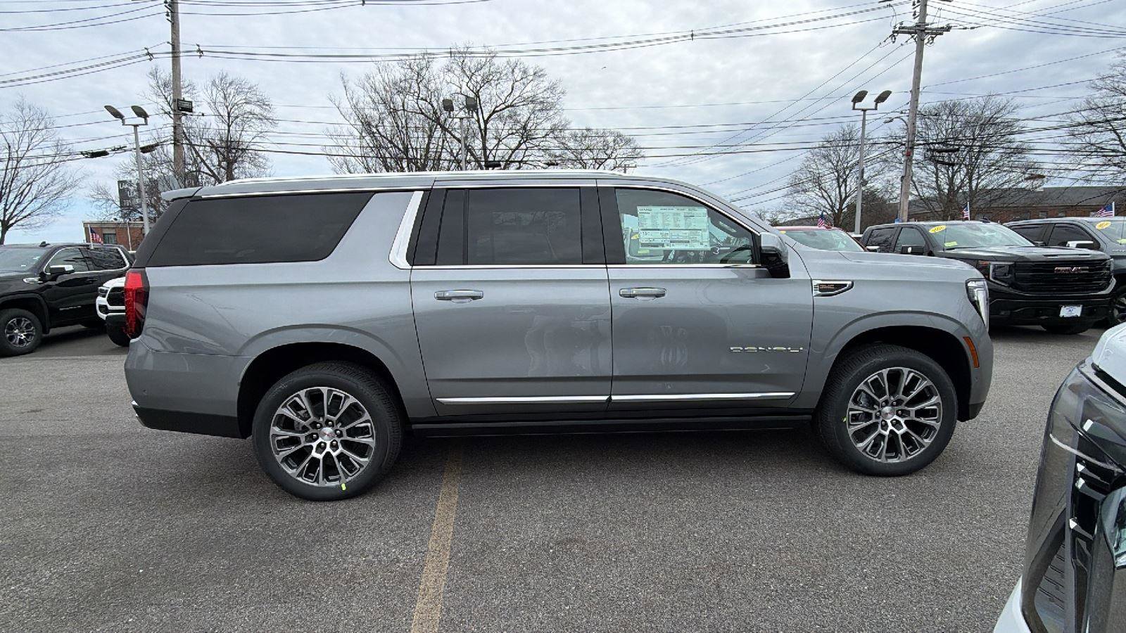 New 2026 GMC Yukon XL Denali AWD/4WD image 8