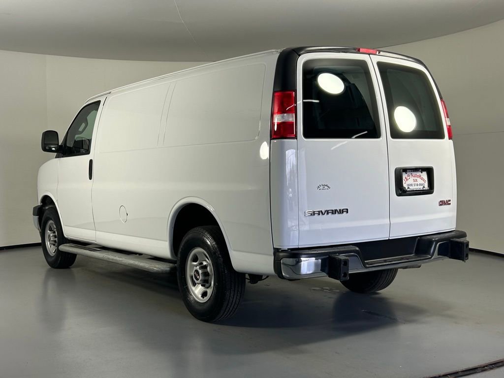 Used 2024 GMC Savana 2500 w/ Driver Convenience Package image 5