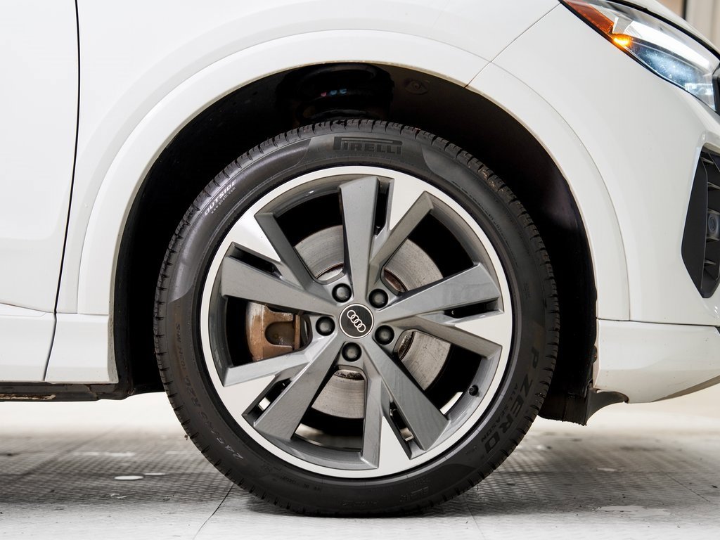 Used 2022 Audi Q4 e-tron Premium Plus image 26