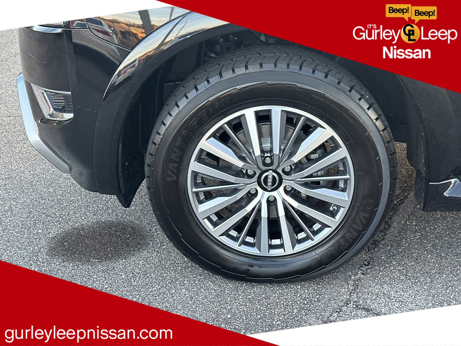 Used 2023 Nissan Armada SL w/ Captain's Chairs Package image 1