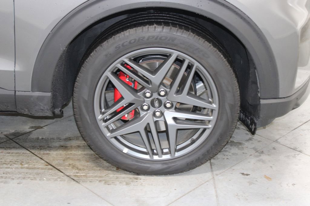 Used 2025 Ford Explorer ST-Line w/ ST-Line Street Pack image 13