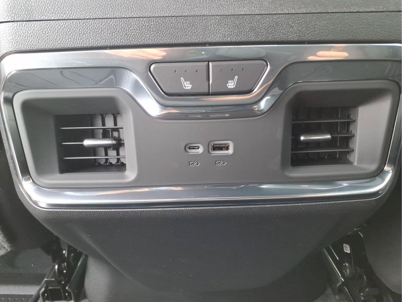 New 2026 Chevrolet Silverado 1500 High Country AWD/4WD image 13