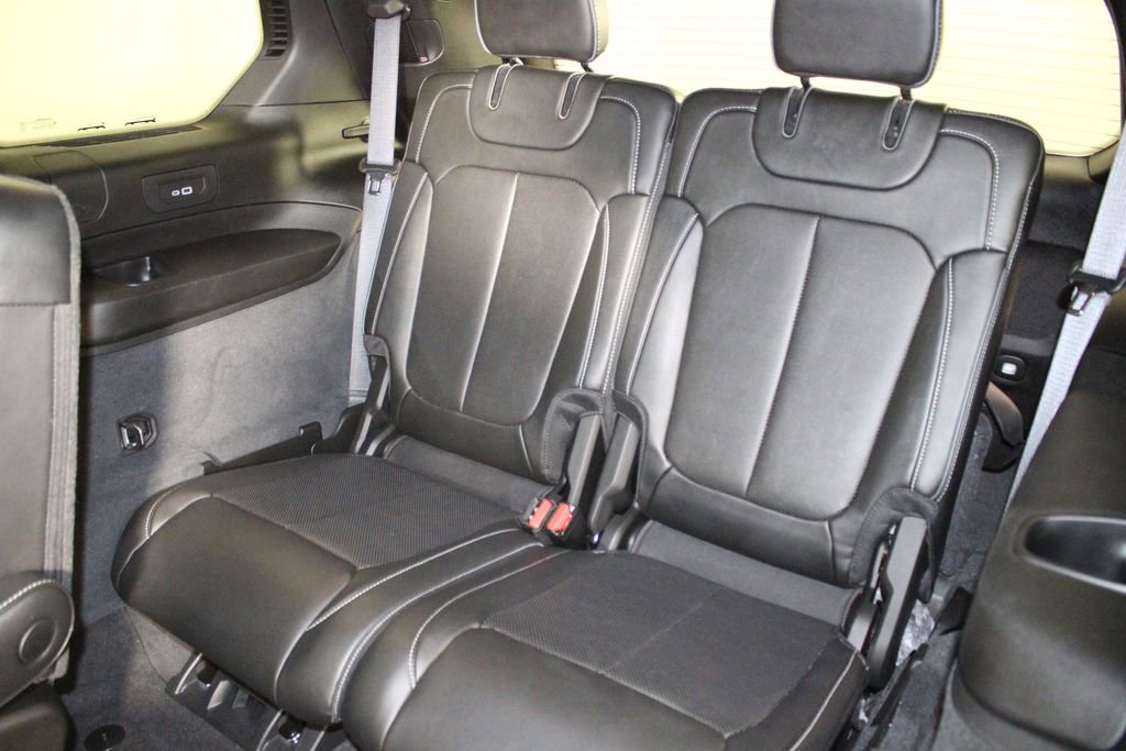 Used 2023 Jeep Grand Cherokee L Overland w/ Advanced Protech Group III image 16