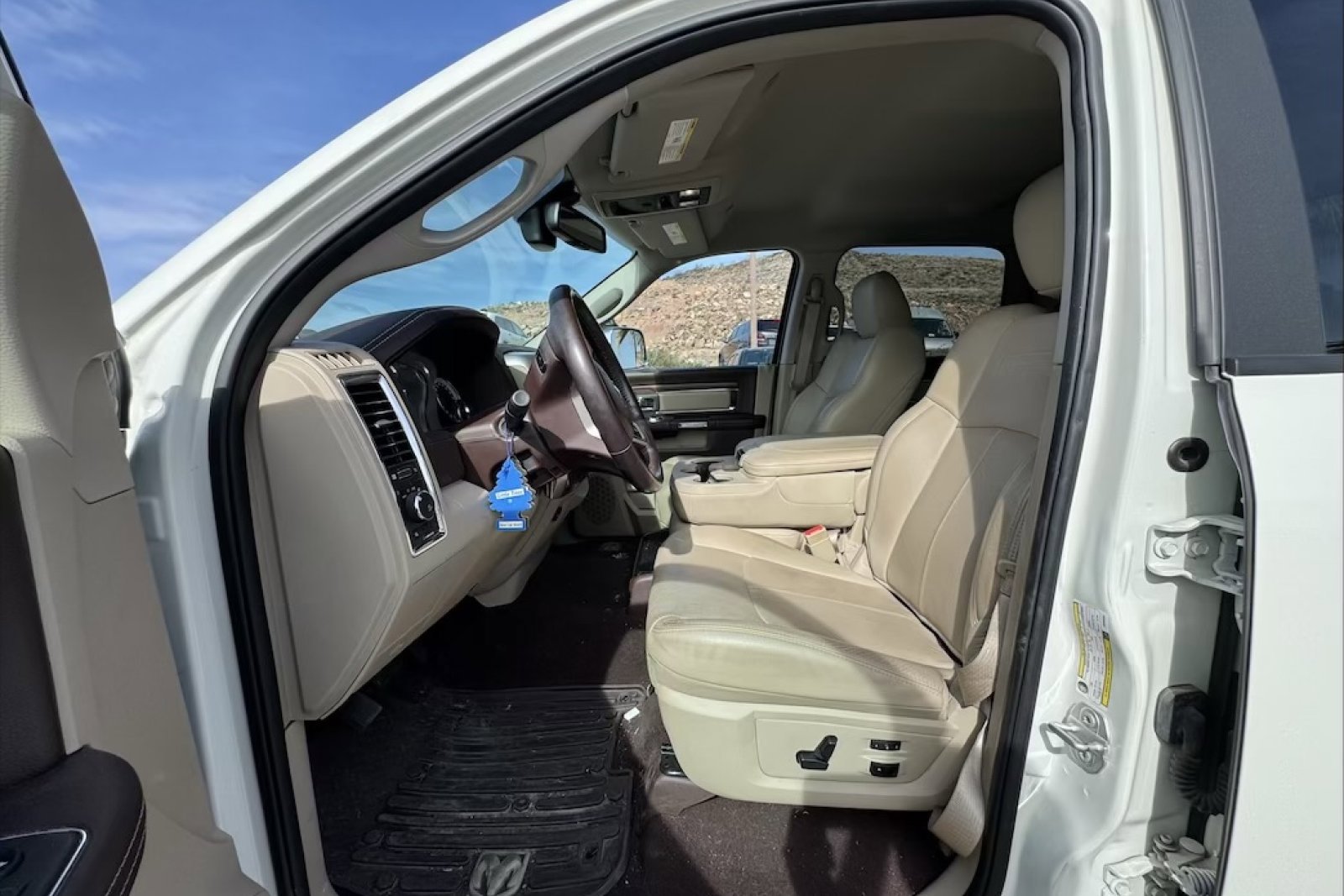 Used 2018 RAM 3500 Laramie image 9