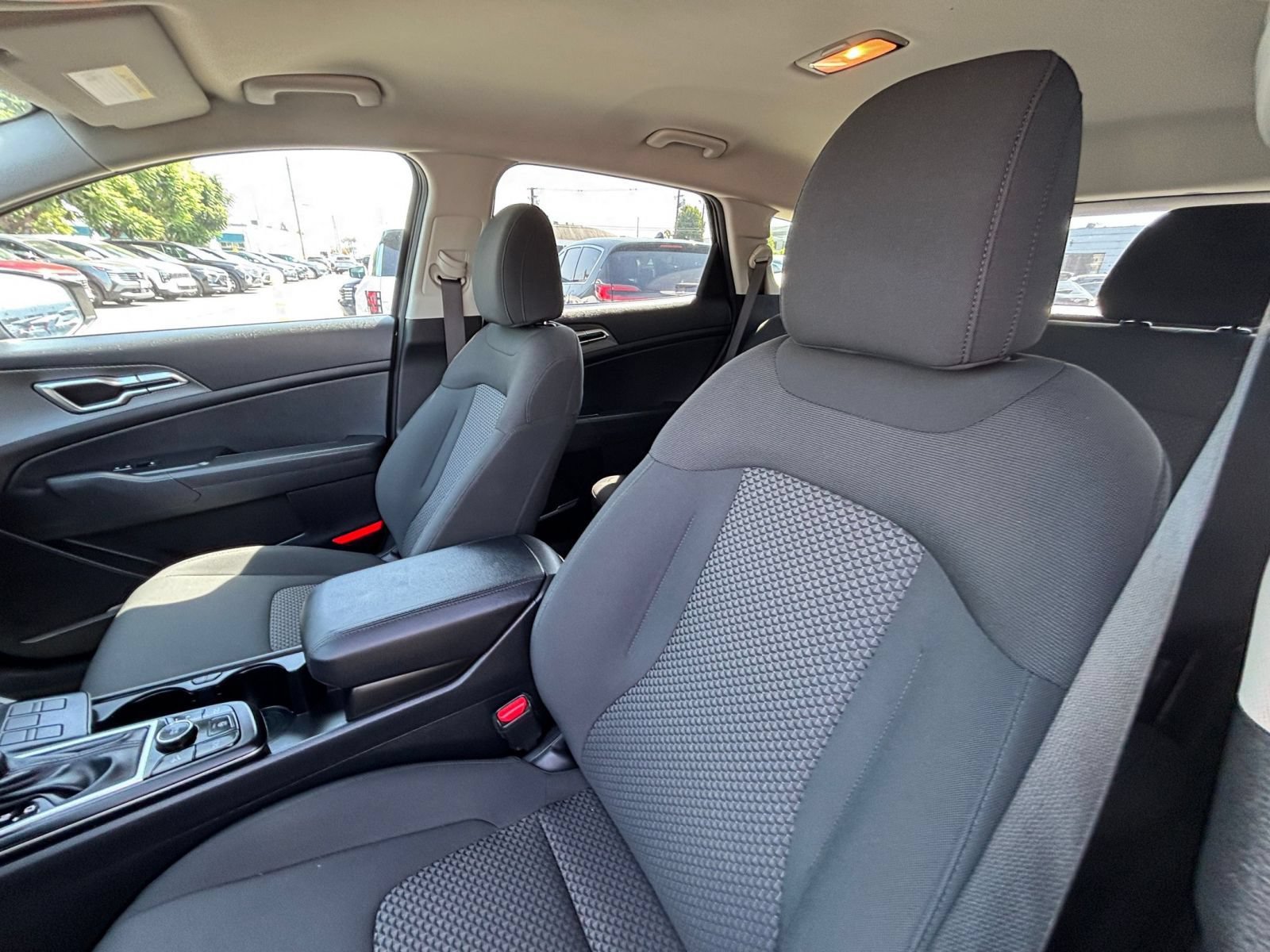 Used 2025 Kia Sportage LX FWD image 26