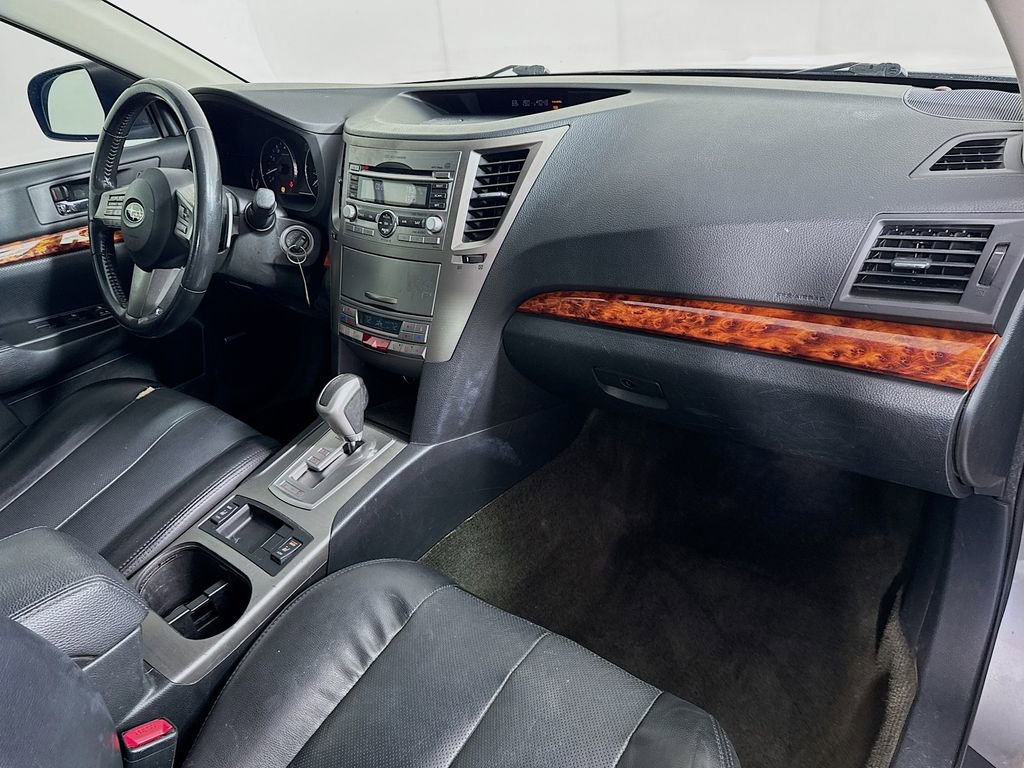 Used 2011 Subaru Outback 2.5i Limited image 34