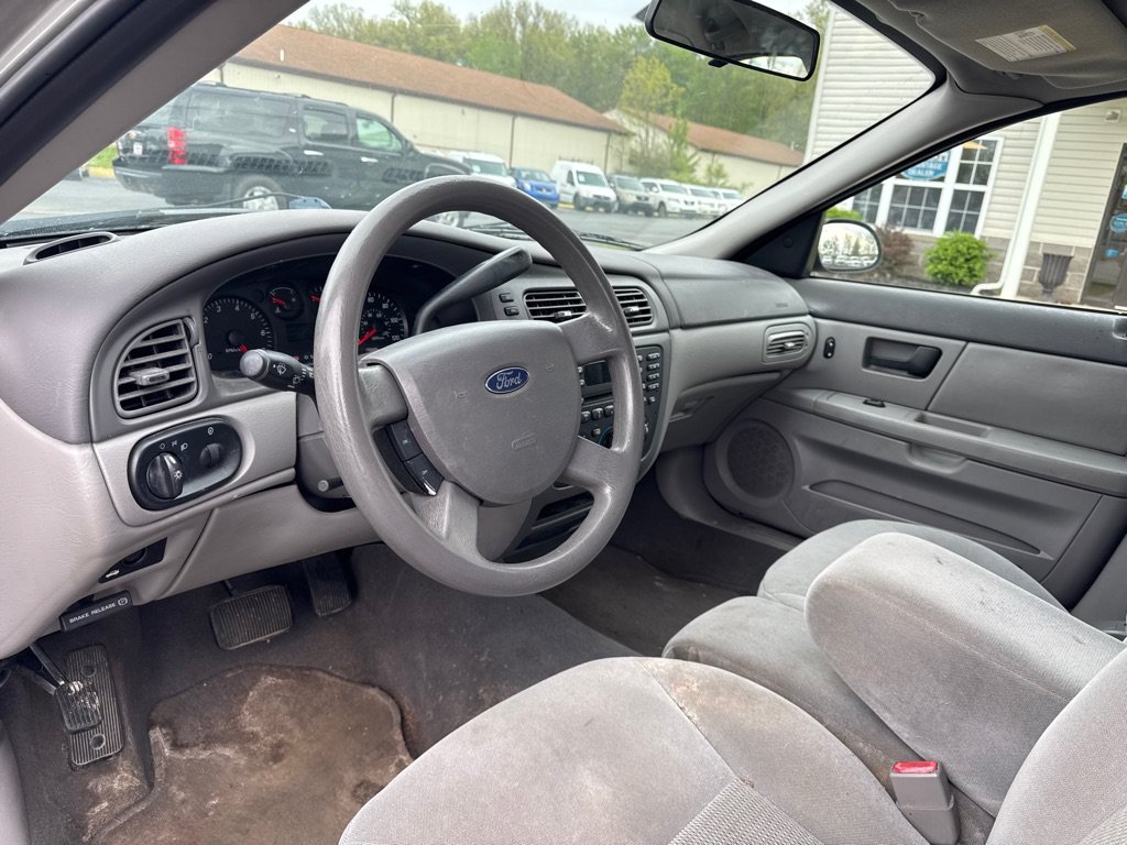 Used 2004 Ford Taurus SE FWD image 13