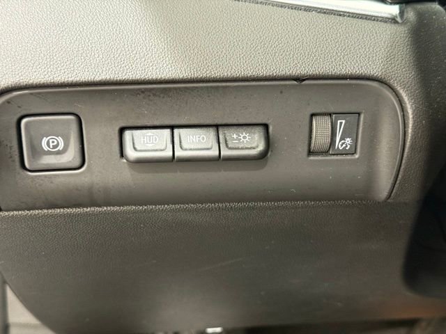 Used 2023 Buick Enclave Avenir w/ Avenir Technology Package image 36