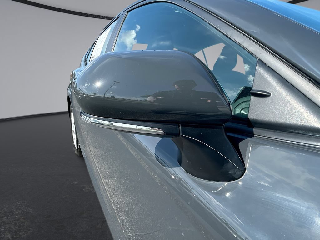 Used 2025 Toyota Camry LE FWD image 31