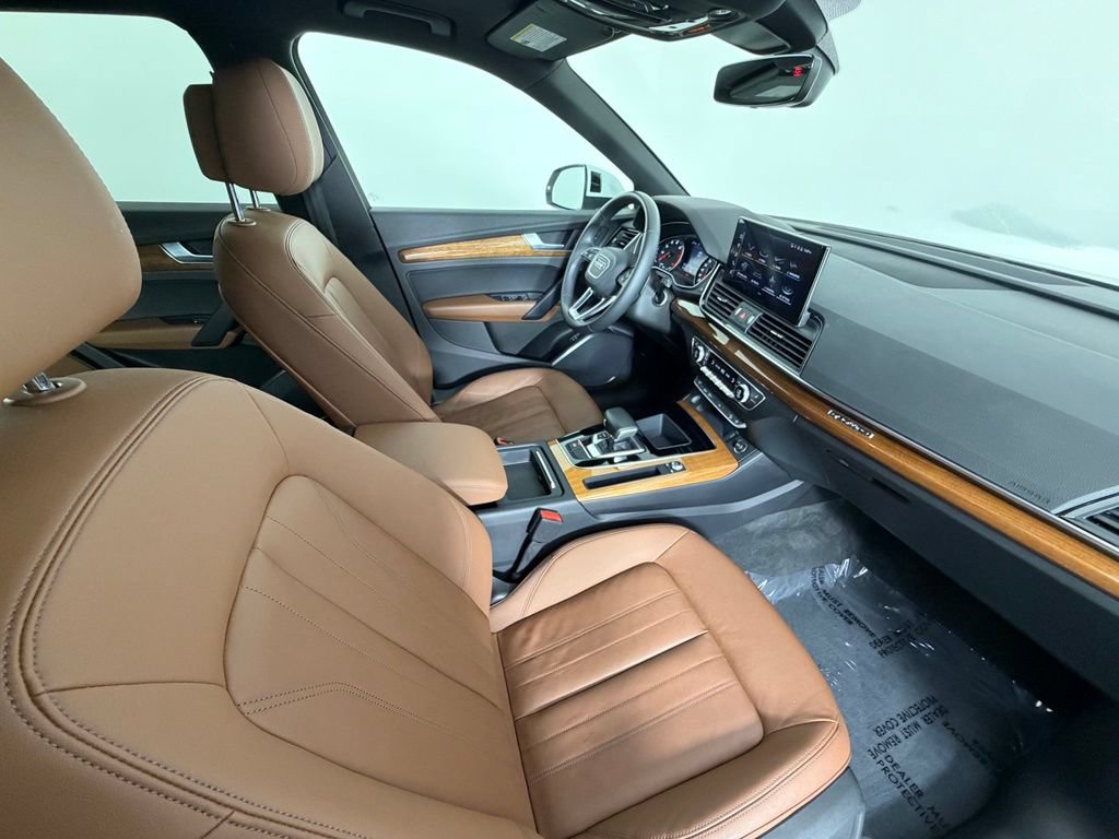 Used 2022 Audi Q5 2.0T Premium w/ Convenience Package AWD/4WD image 39