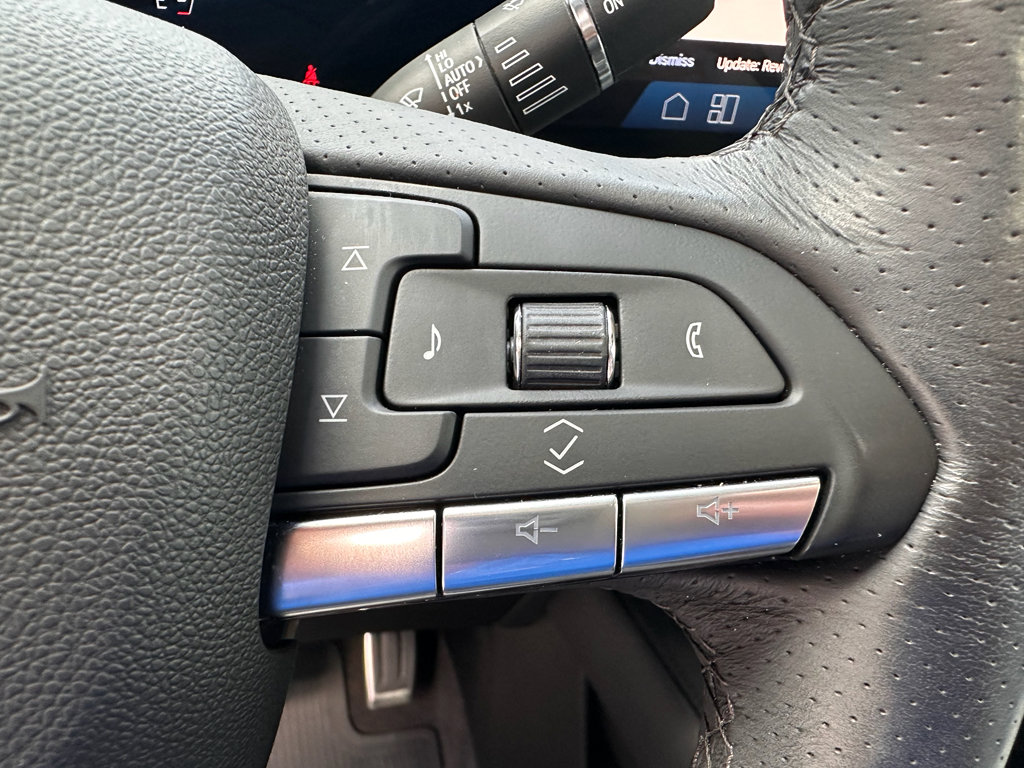 Used 2024 Cadillac XT4 Sport image 17