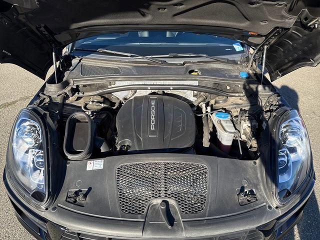 Used 2018 Porsche Macan Sport Edition image 47