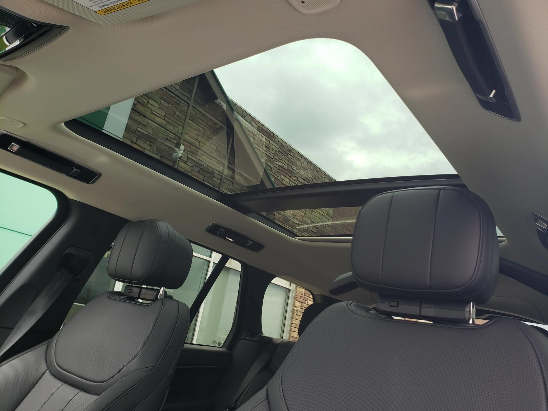New 2026 Land Rover Range Rover SE AWD/4WD image 19