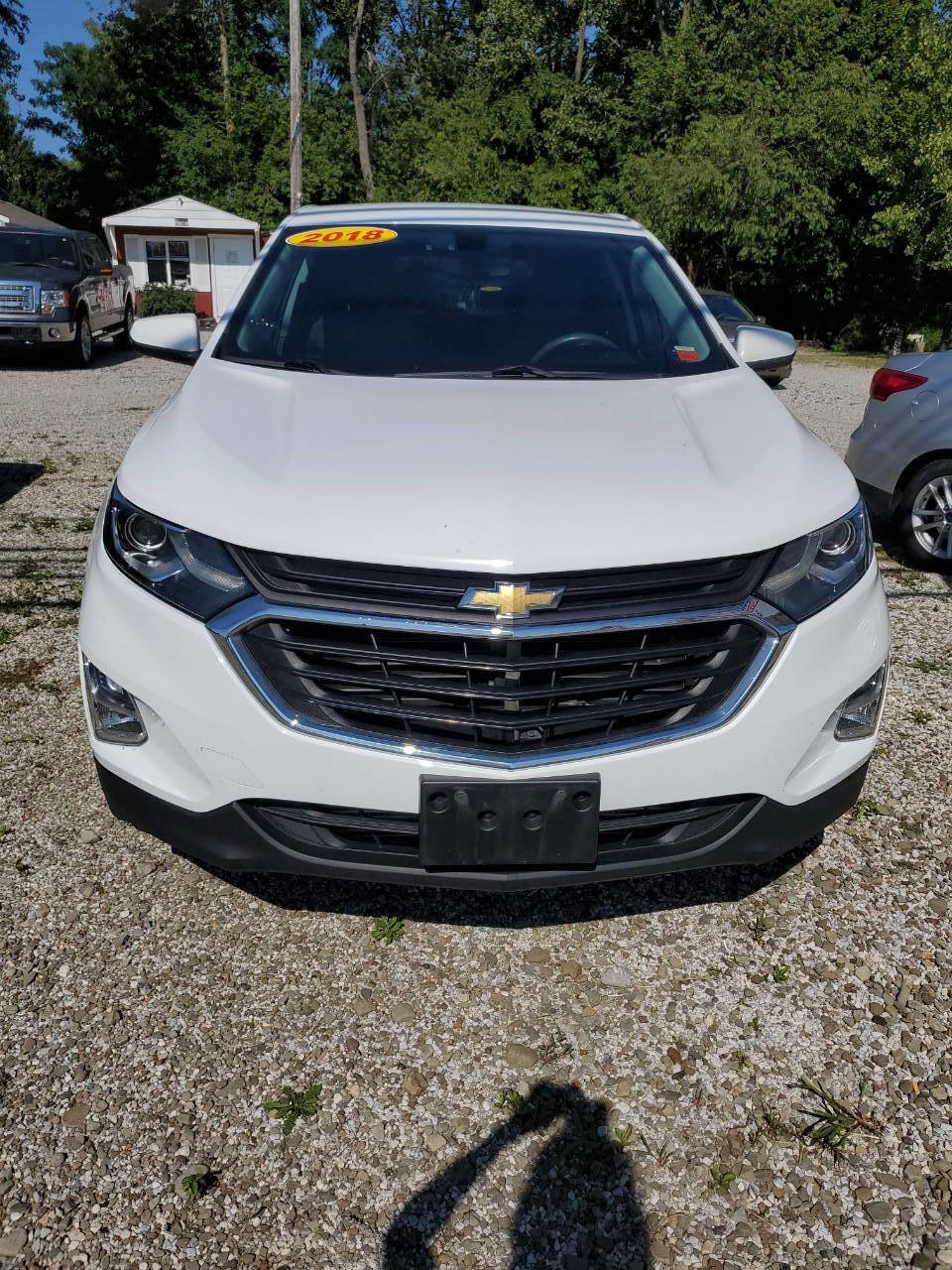 Used 2018 Chevrolet Equinox LT image 2