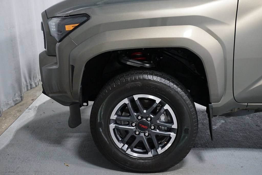 Certified 2025 Toyota Tacoma TRD Sport AWD/4WD image 5